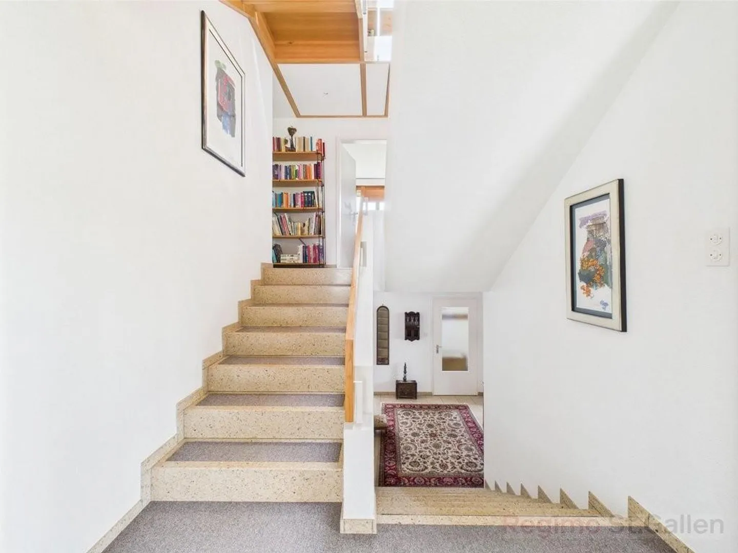 Casa unifamiliare con piscina e molto spazio esterno - Foto 6 di 10