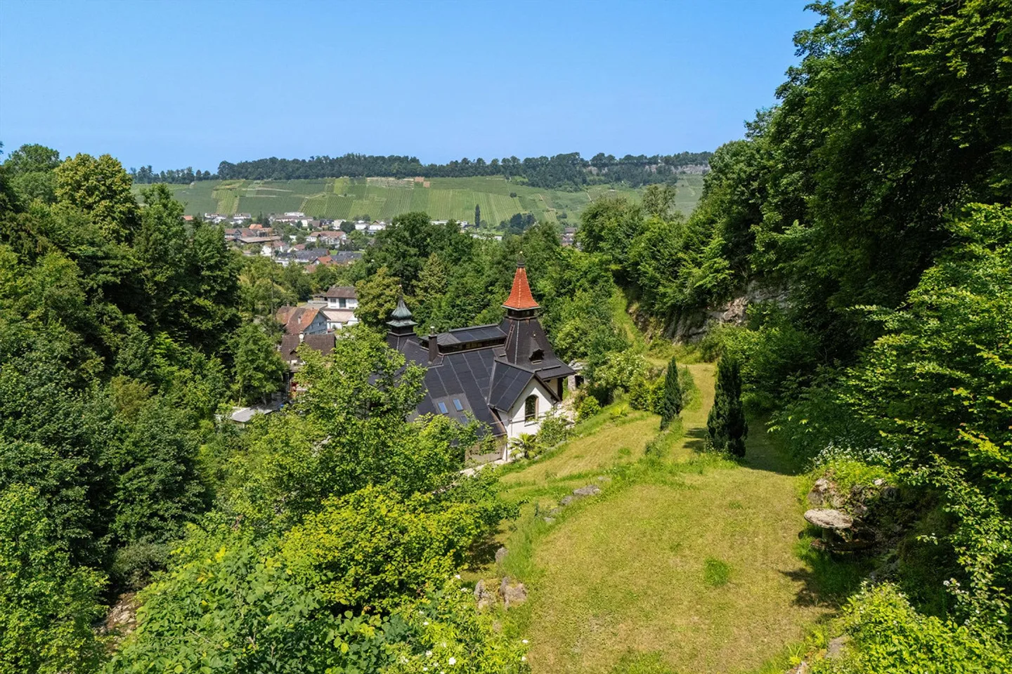 Historical Villa Newly Created - Exclusivity Meets Space - Photo 2 of 7