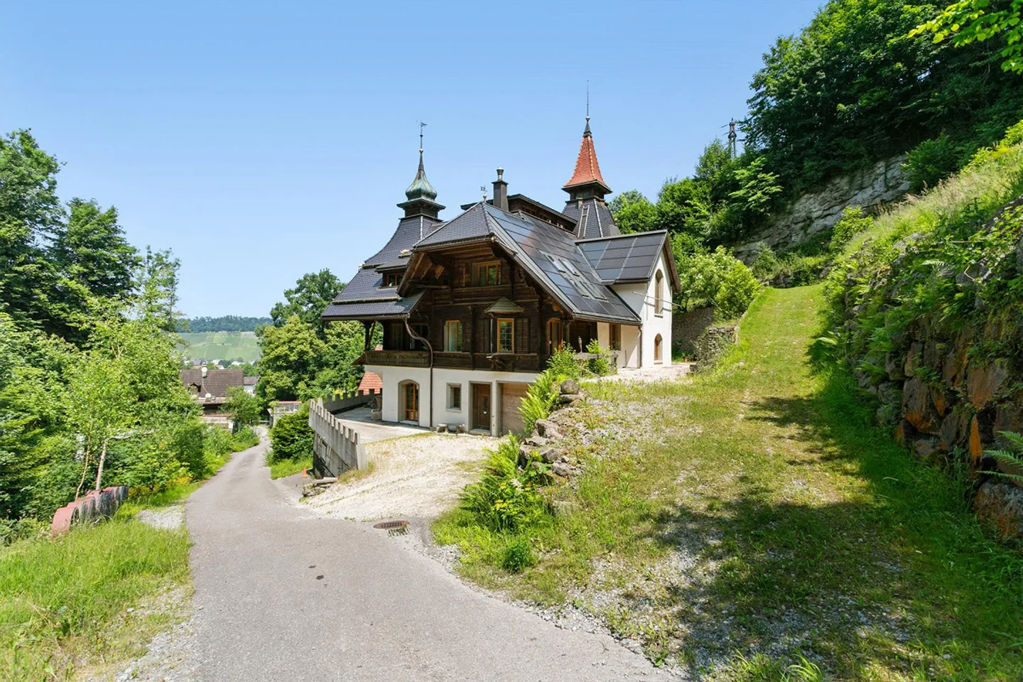 Historical Villa Newly Created - Exclusivity Meets Space - Photo 3 of 7