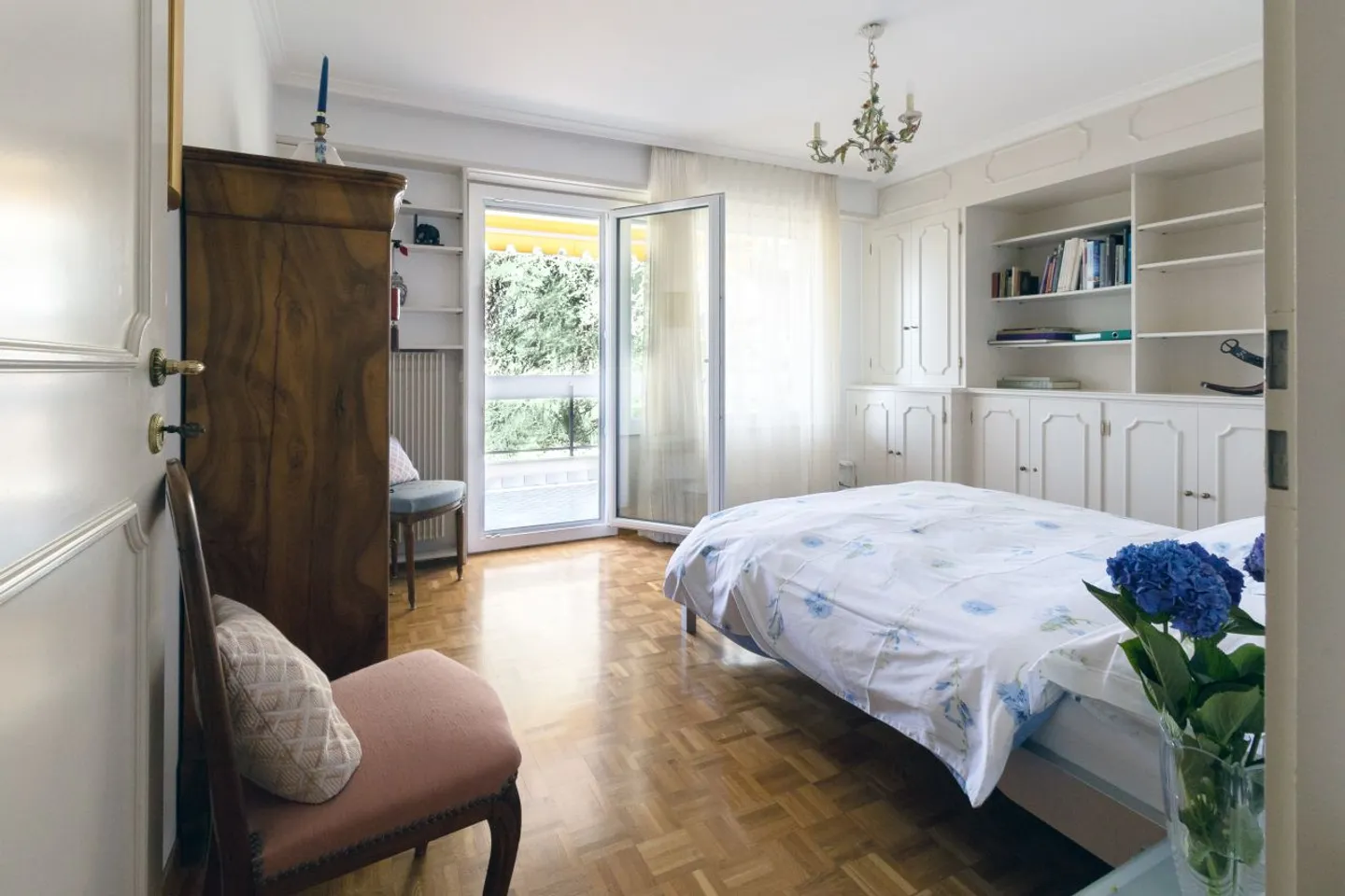 À louer - Bel appartement meublé de 4.5 pièces avec vue lac à La Tour-de-Peilz ( - Photo 10 sur 13