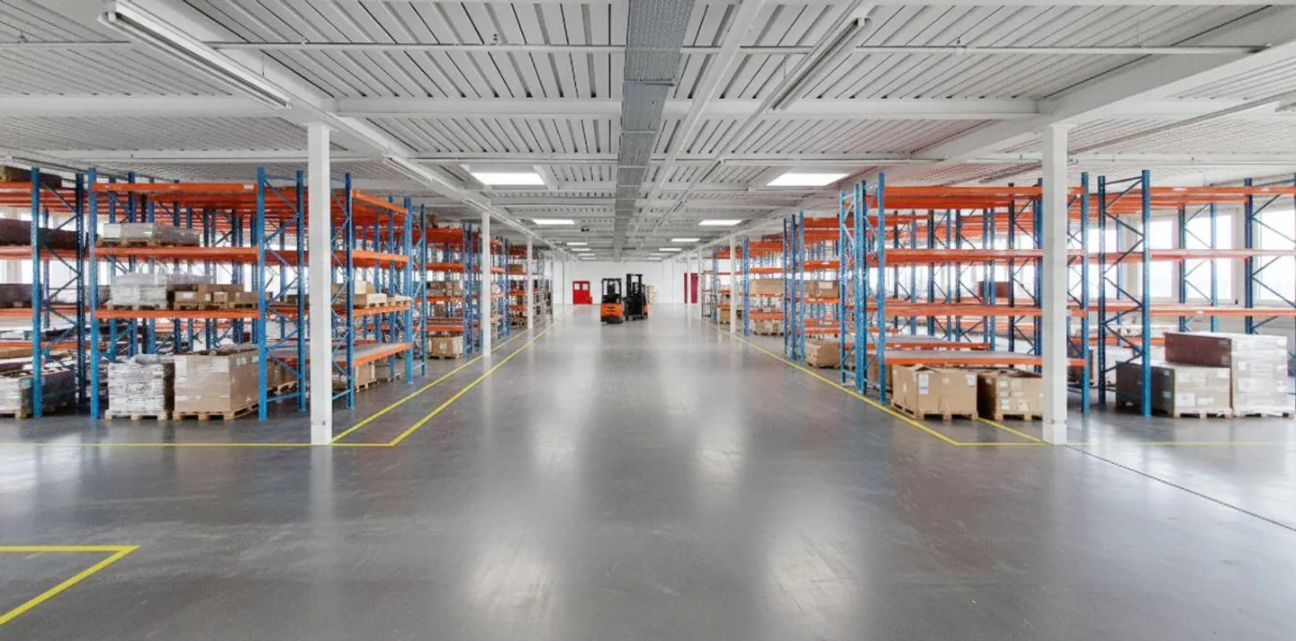 Logistikflächen in Uznach - Foto 1 von 9