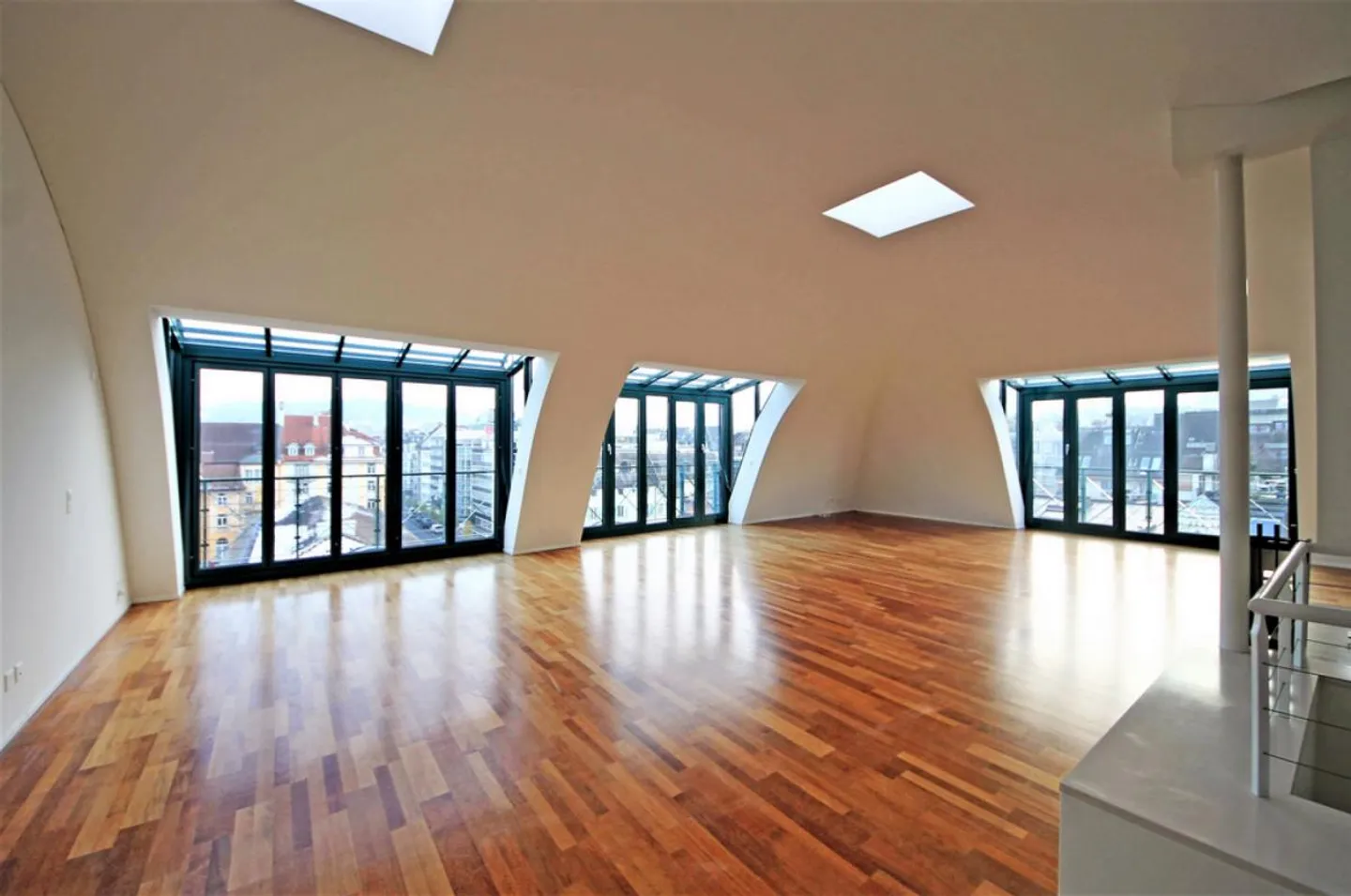 Urban Living or Stylish Office in Central Location - Photo 8 of 8