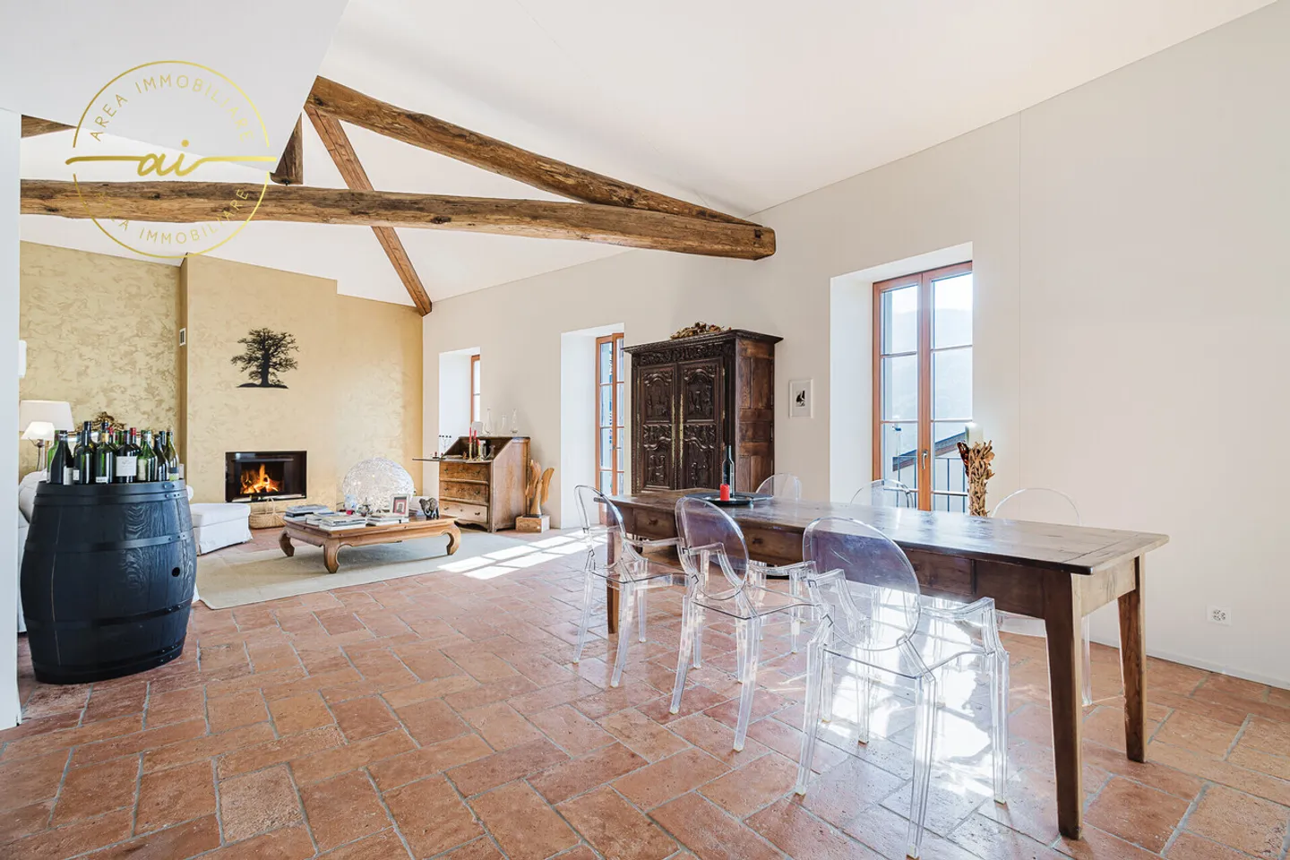 Prestigious building with three independent residential units in the heart of Vico Morcote - Photo 11 of 13