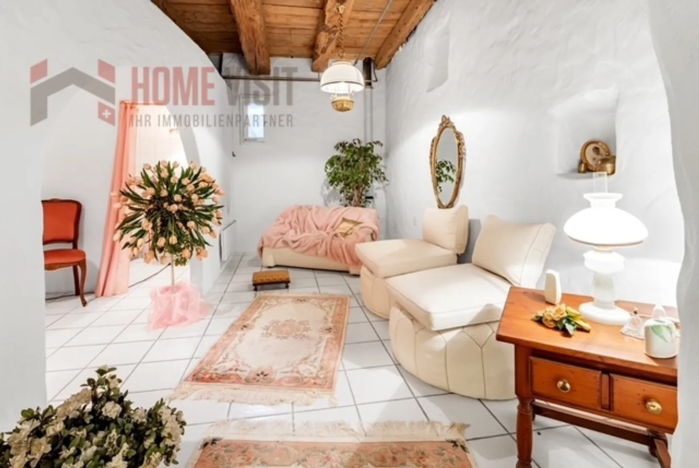 Charming Townhouse with Office Space - Photo 7 of 14