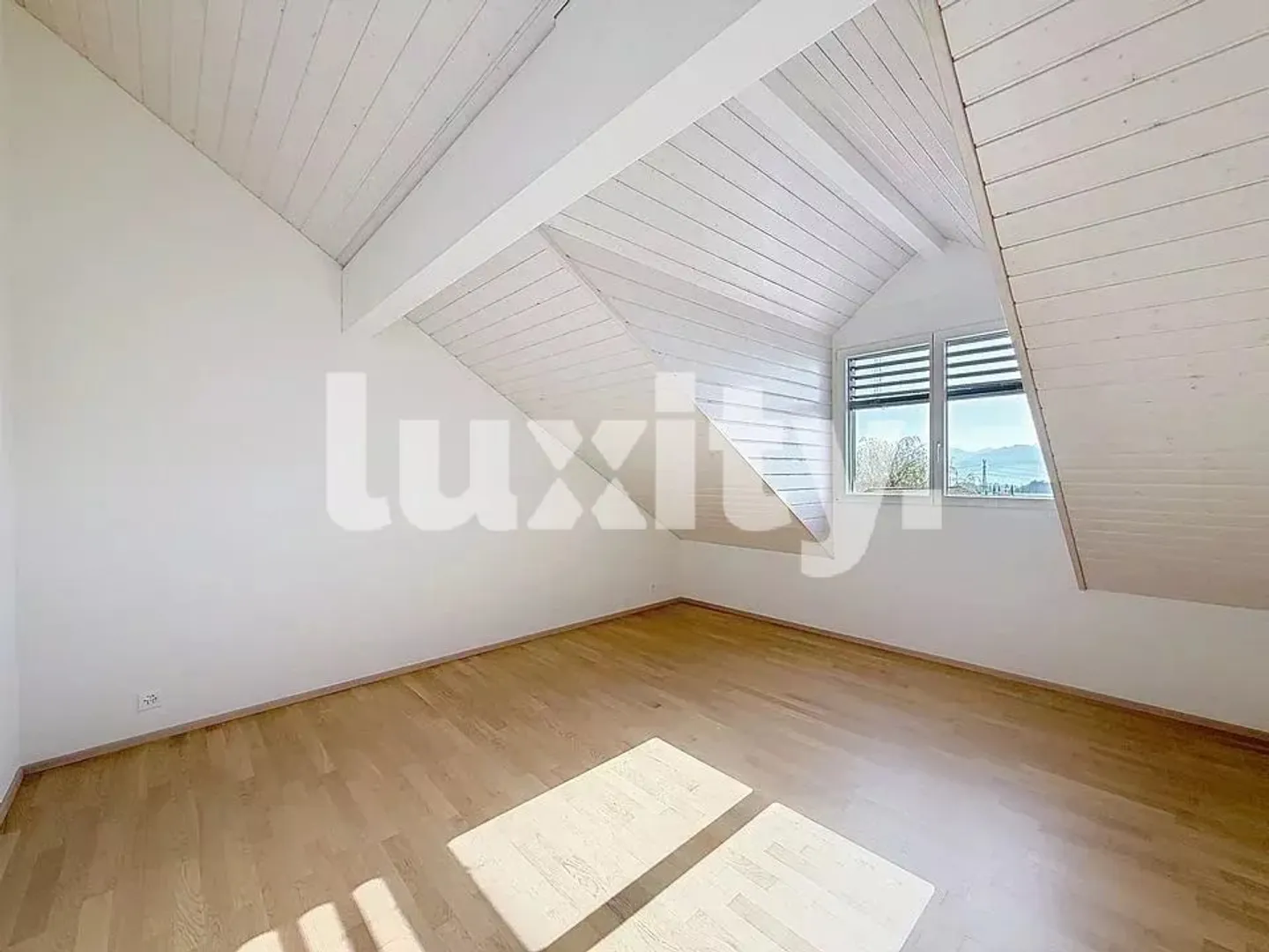 Top-Etage-Wohnung mit Seesicht - Foto 5 von 8