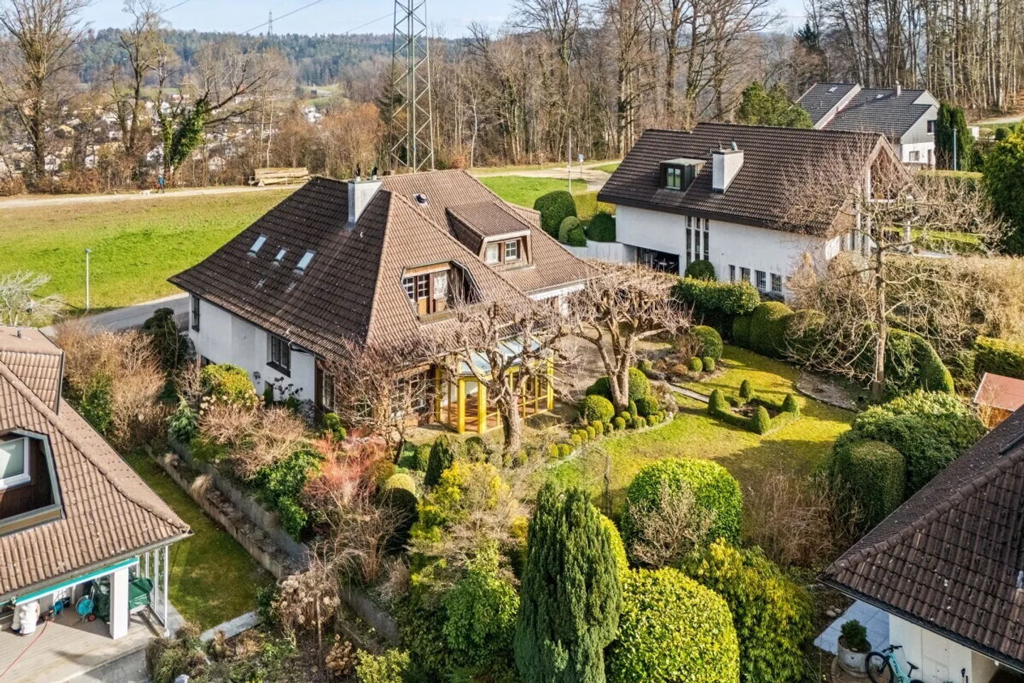 Charmantes Freistehendes Einfamilienhaus - Foto 2 von 12