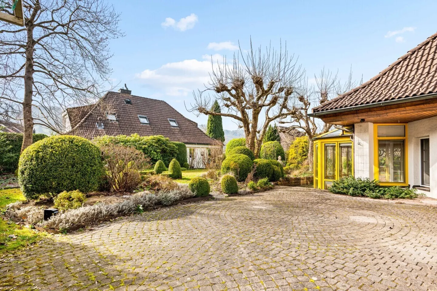 Charmantes Freistehendes Einfamilienhaus - Foto 10 von 12