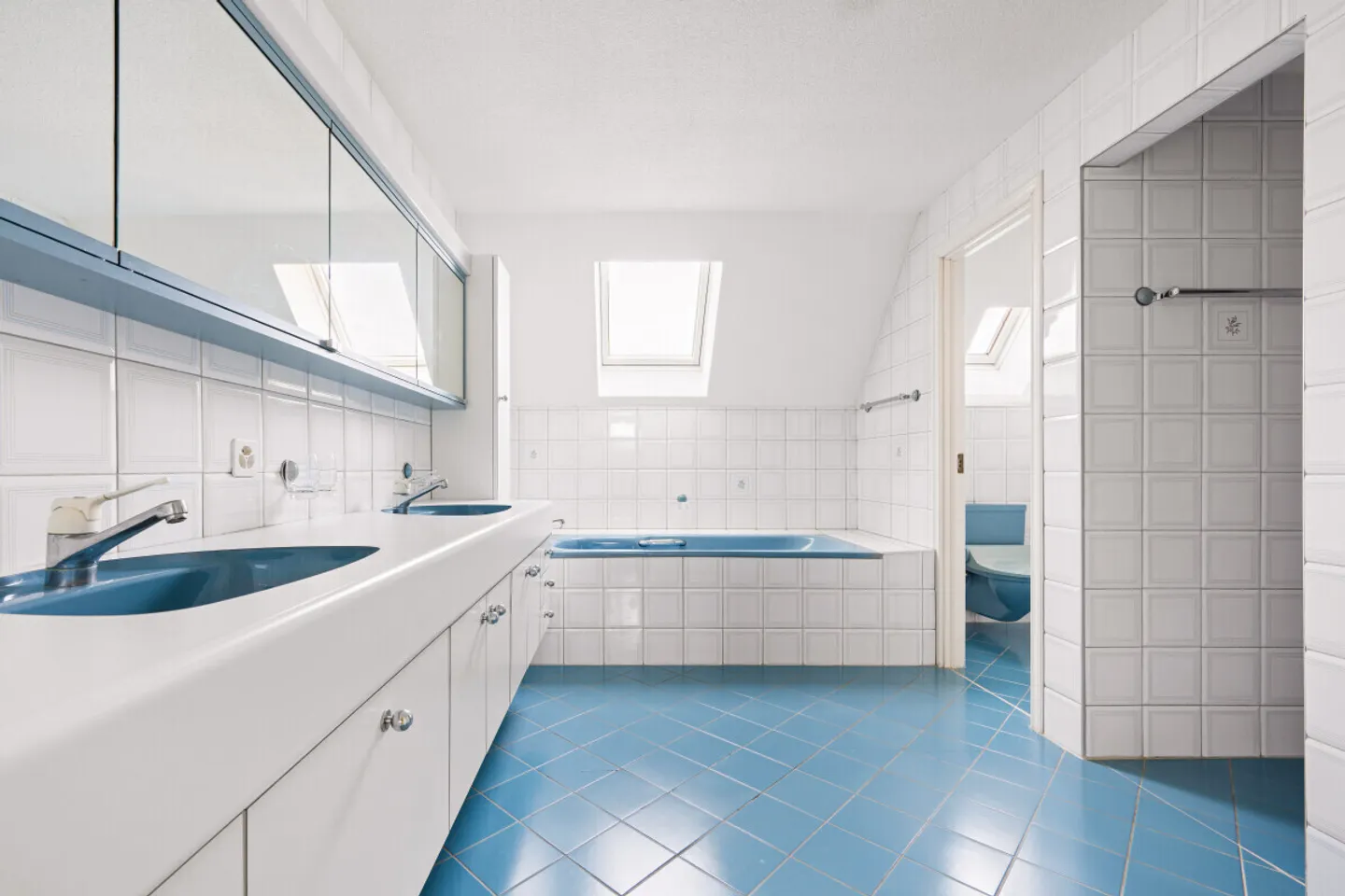 Charmantes Freistehendes Einfamilienhaus - Foto 9 von 12