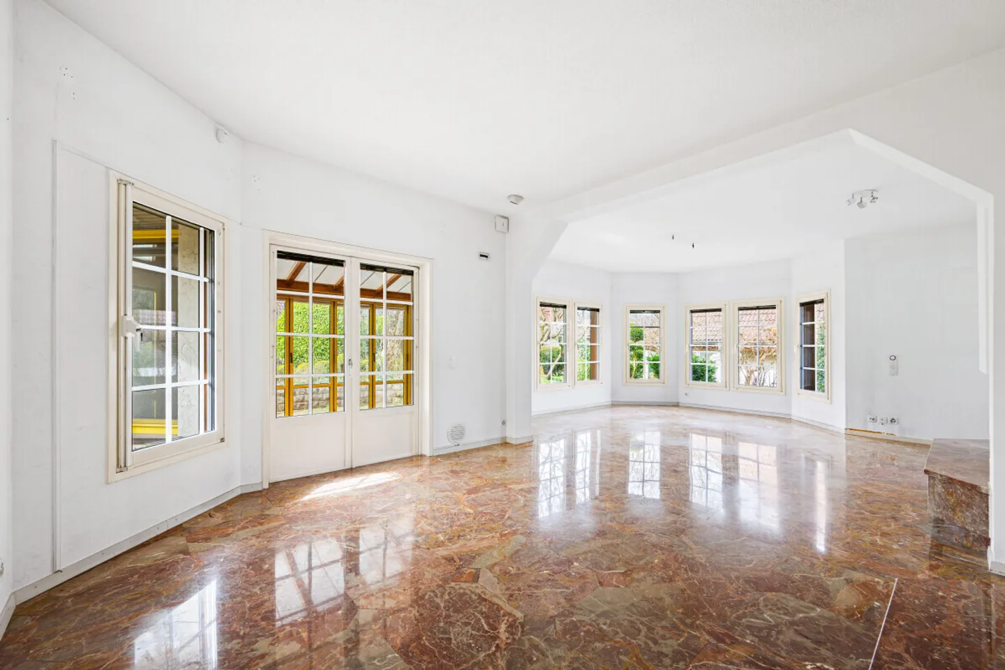 Charmantes Freistehendes Einfamilienhaus - Foto 3 von 12