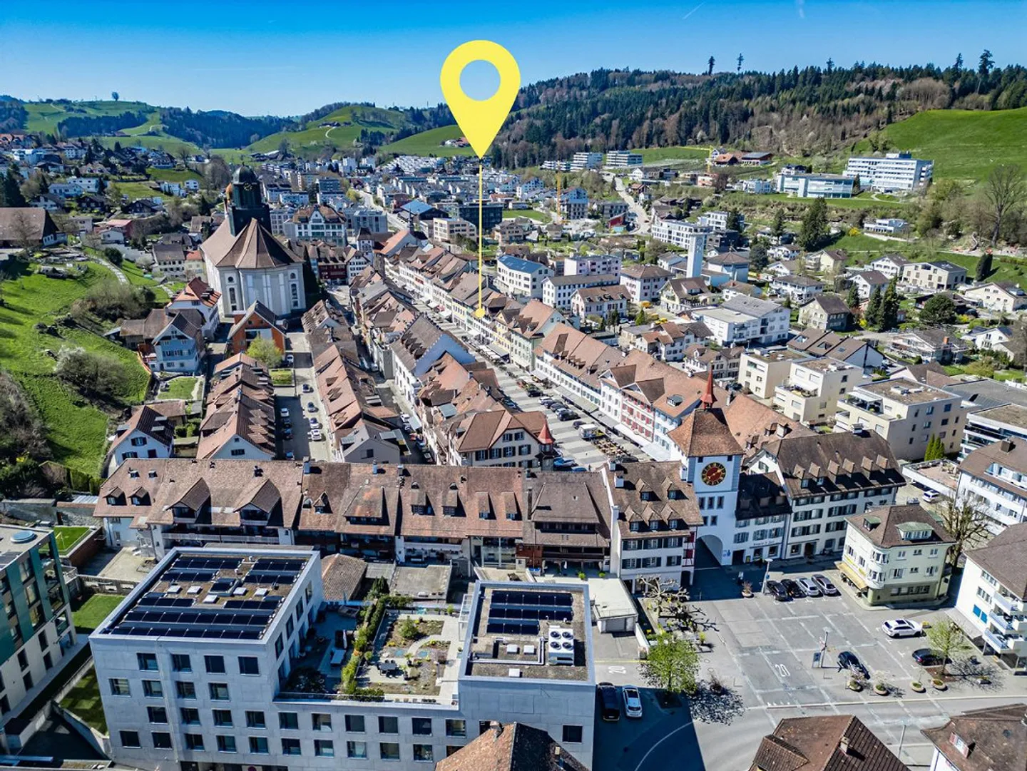 Palazzo storico plurifamiliare nel cuore del centro storico di Willisau - Foto 1 di 10