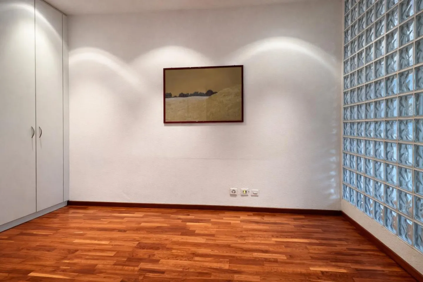 À vendre appartement élégant au centre de Chiasso utilisé comme bureaux - Photo 3 sur 10