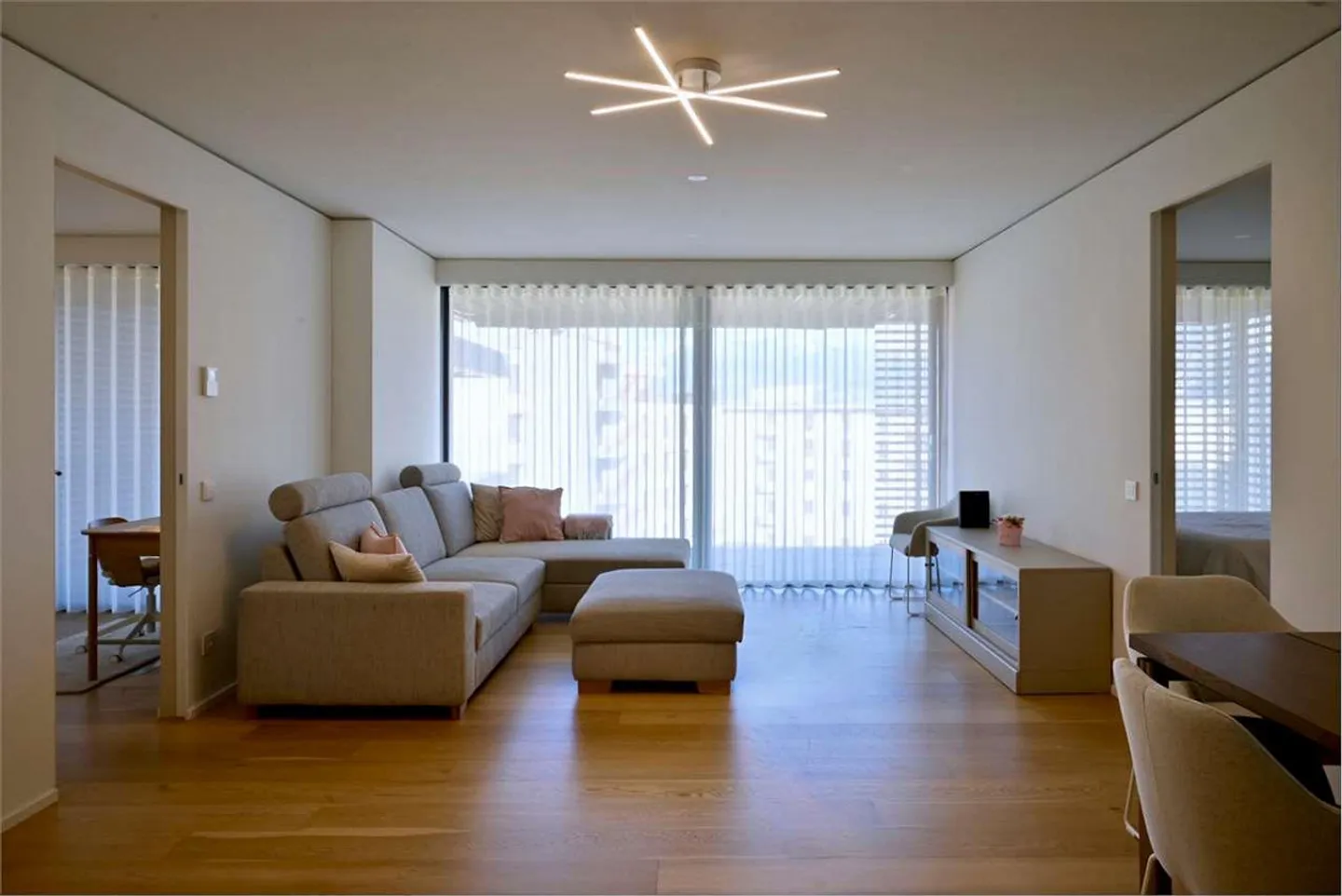 Appartamento moderno con grande terrazza - Foto 2 di 13