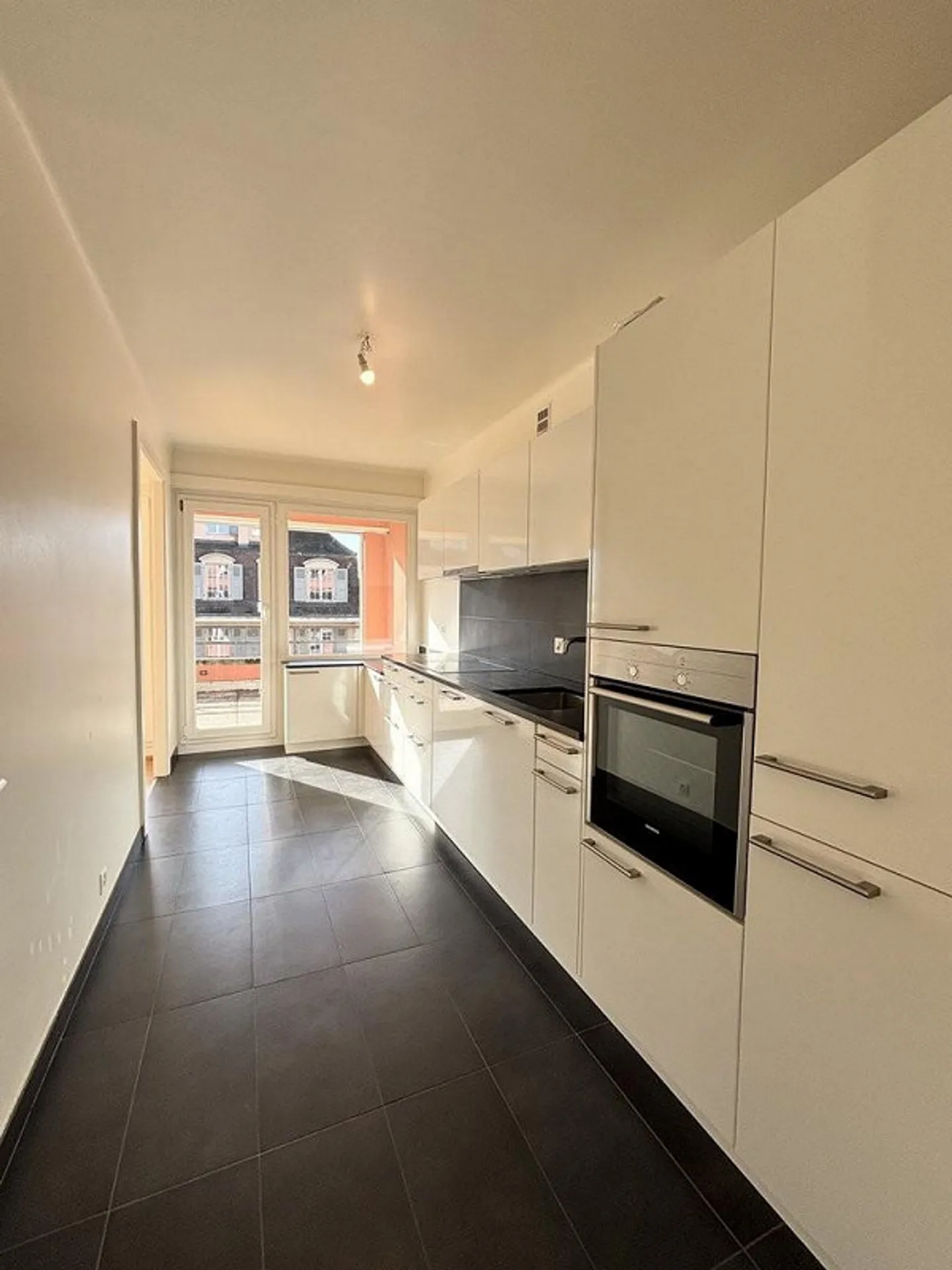 Prestigious accommodation in the Champel district - Photo 2 of 8