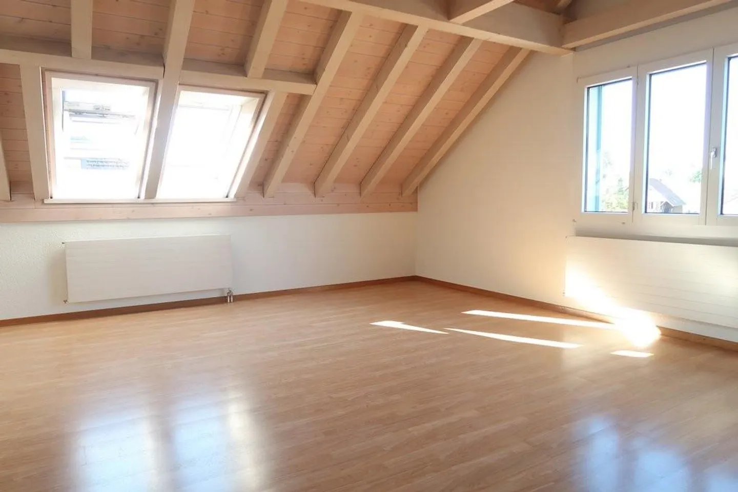 Helle 4.5-Zimmer Attique - Foto 6 von 10