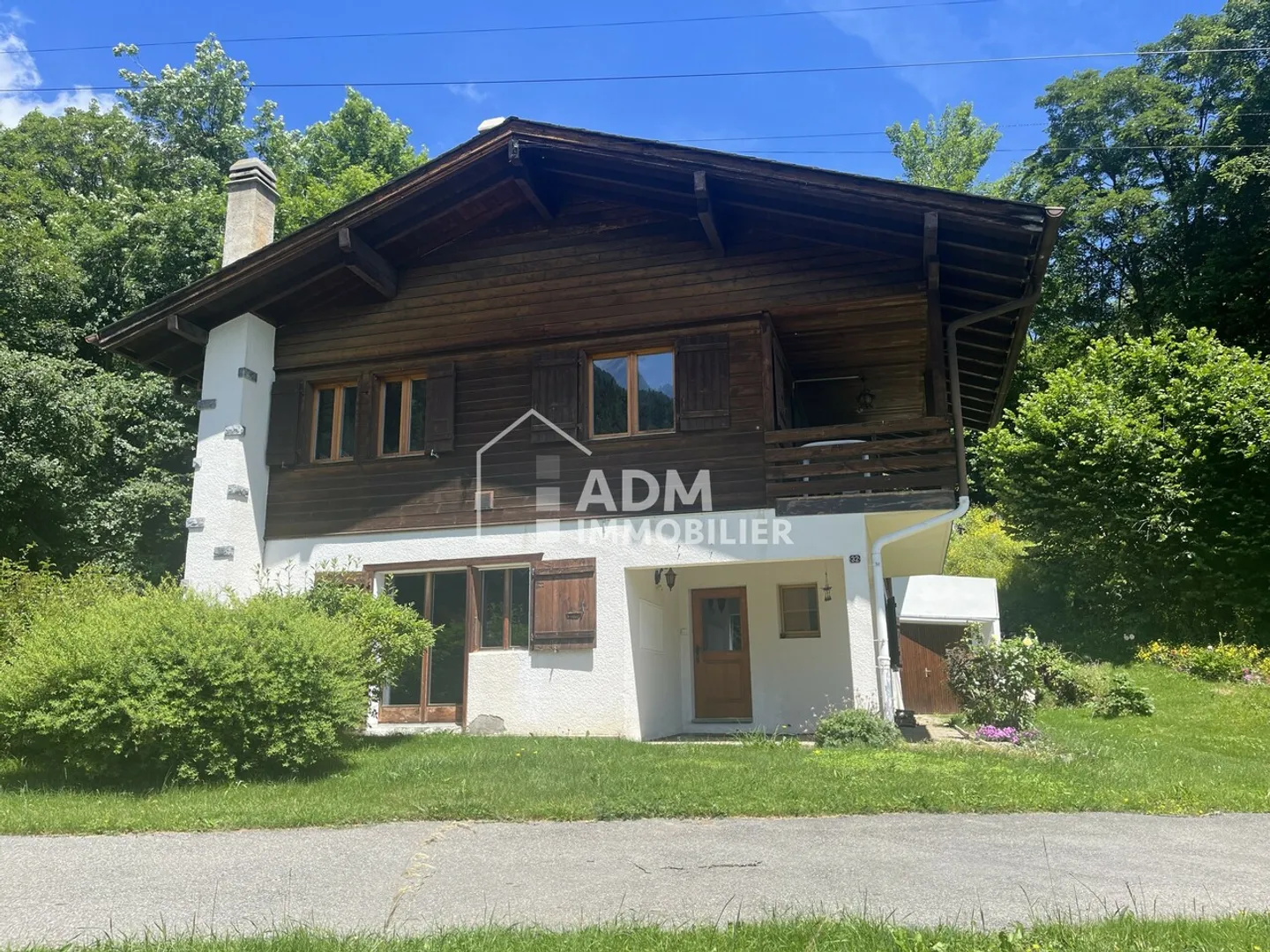 Ovronnaz, Chalet con 3 appartamenti, con potenziale di rendimento - Foto 1 di 16