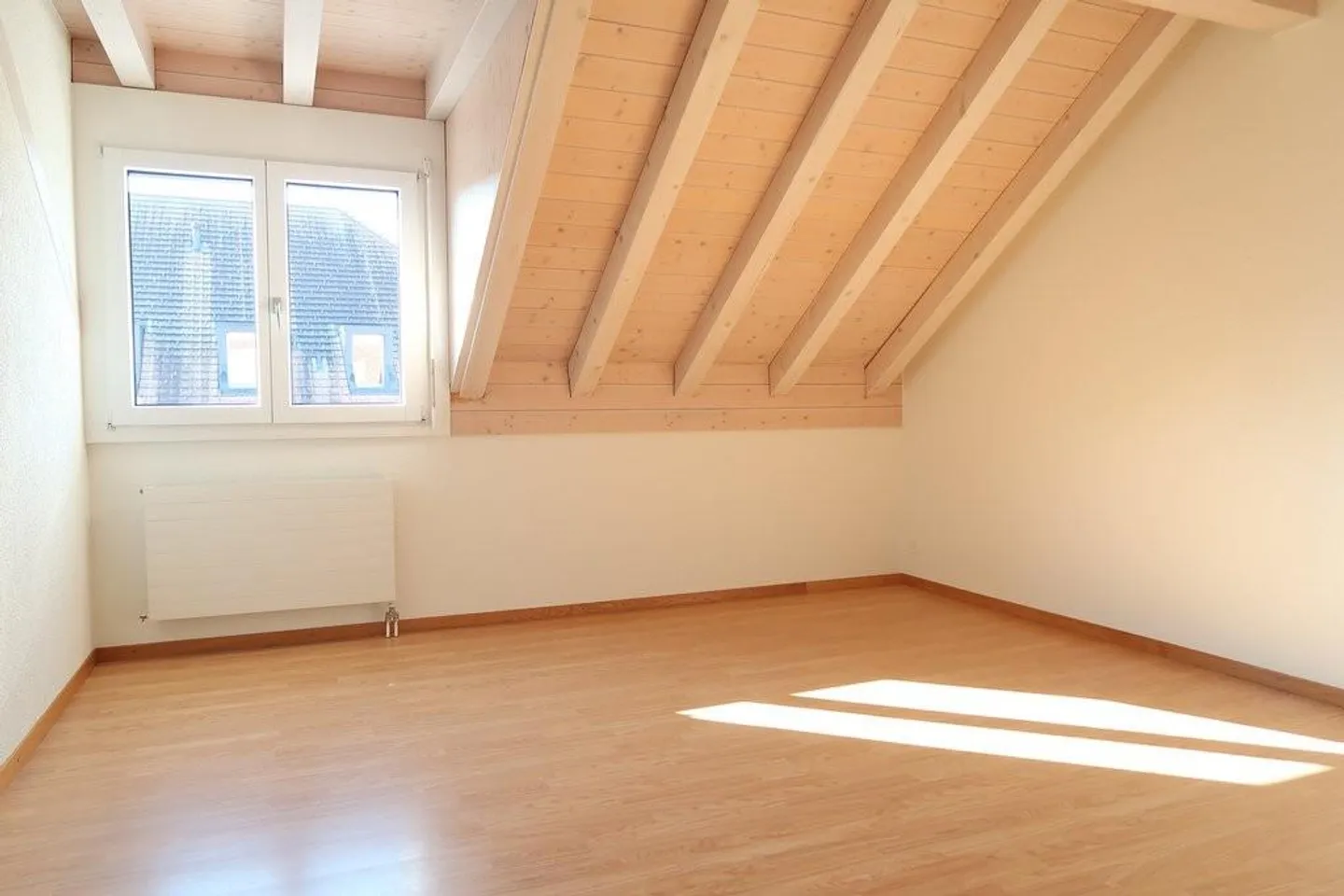 Helle 4.5-Zimmer Attique - Foto 7 von 10