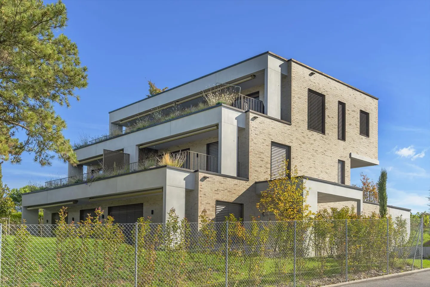 Anières – New Architect-Designed Duplex in the Heart of the Vineyards with Garden & Magnificent Terraces - Photo 1 of 27