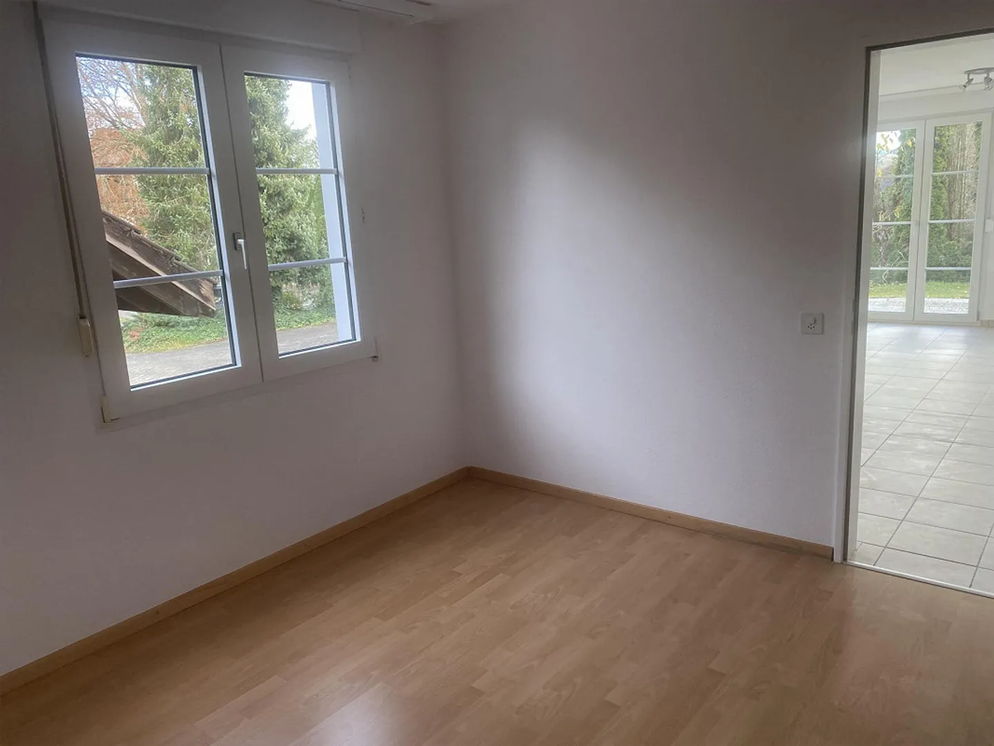 Appartement lumineux et ensoleillé de 2,5 pièces au rez-de-chaussée avec jardin privé à partir du 1er juillet - Photo 9 sur 13