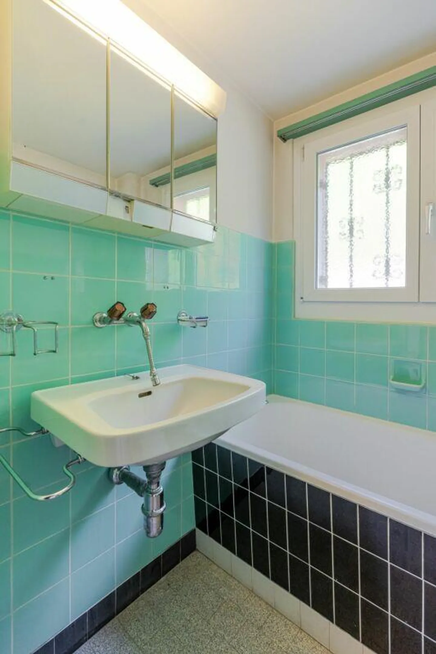 Casa unifamiliare indipendente di 7,5 stanze da ristrutturare con potenziale di ampliamento - Foto 6 di 13