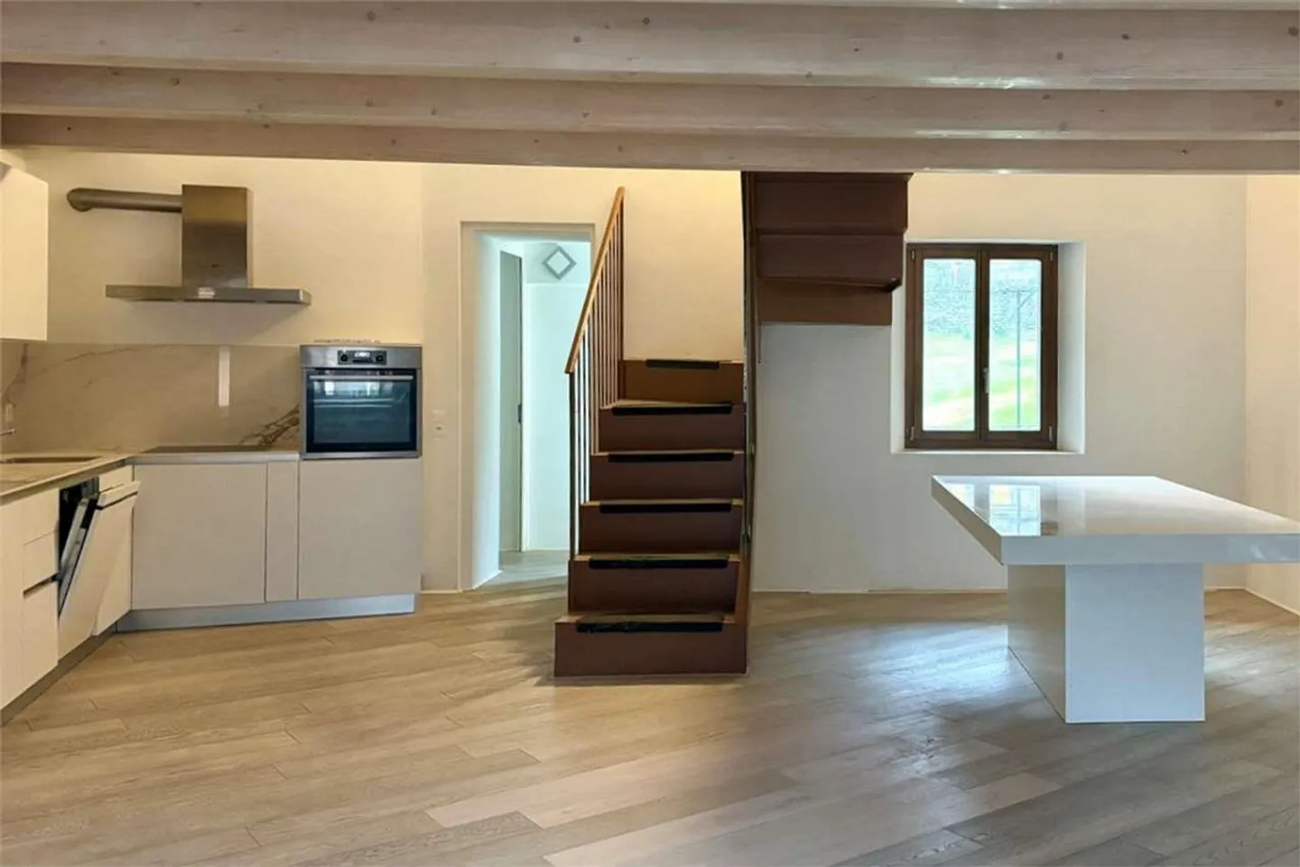 Elegante Appartamento Duplex nel Centro di Giornico - Foto 2 di 13