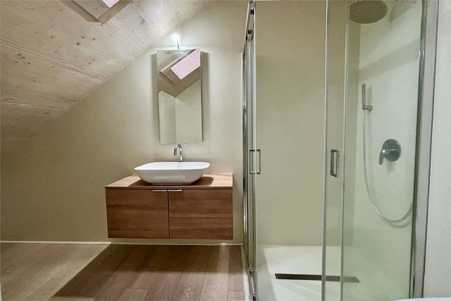 Elegante Appartamento Duplex nel Centro di Giornico - Foto 13 di 13