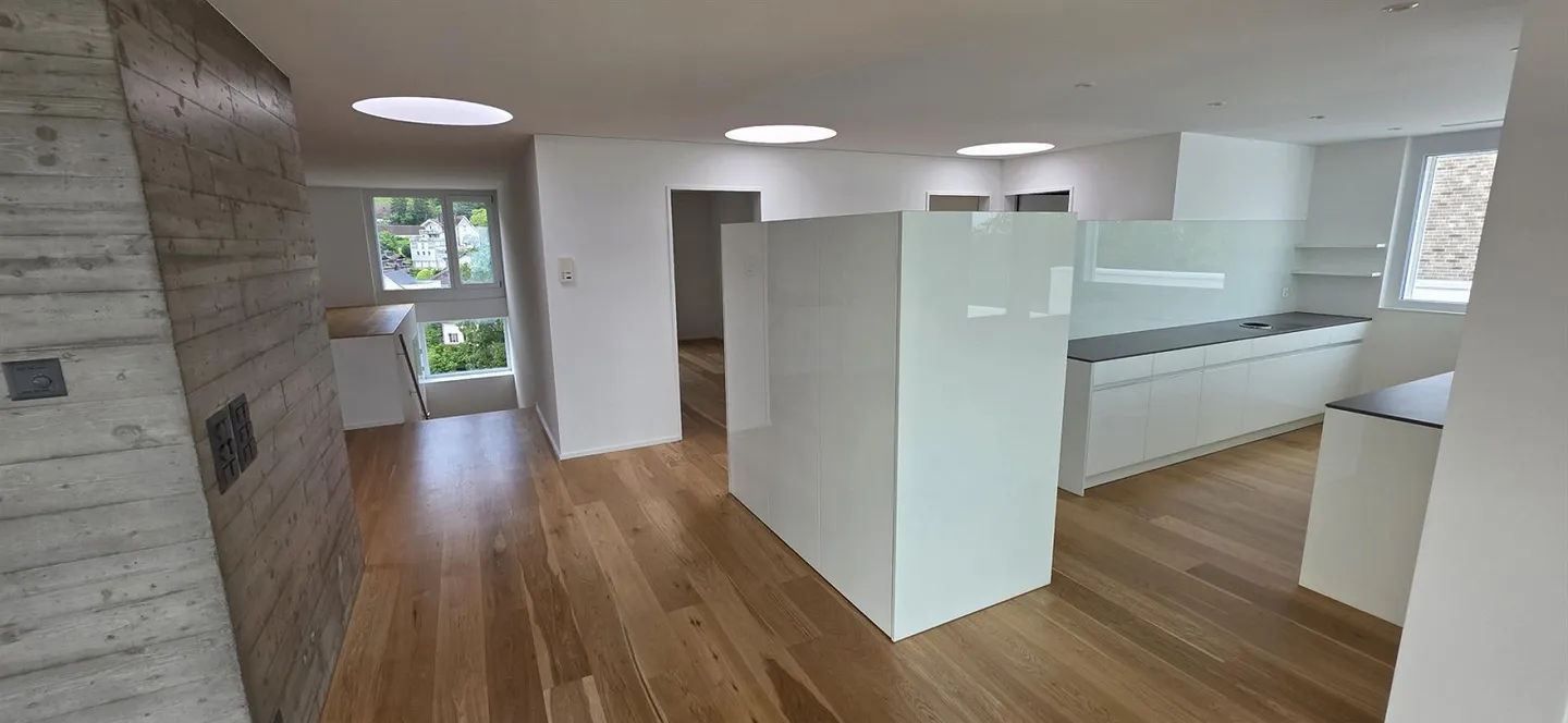 Appartamento attico esclusivo con vista mozzafiato sul lago - Foto 6 di 18