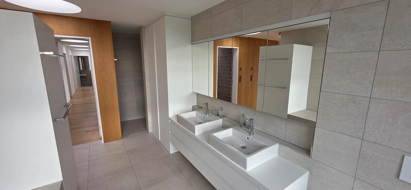 Appartamento attico esclusivo con vista mozzafiato sul lago - Foto 10 di 18