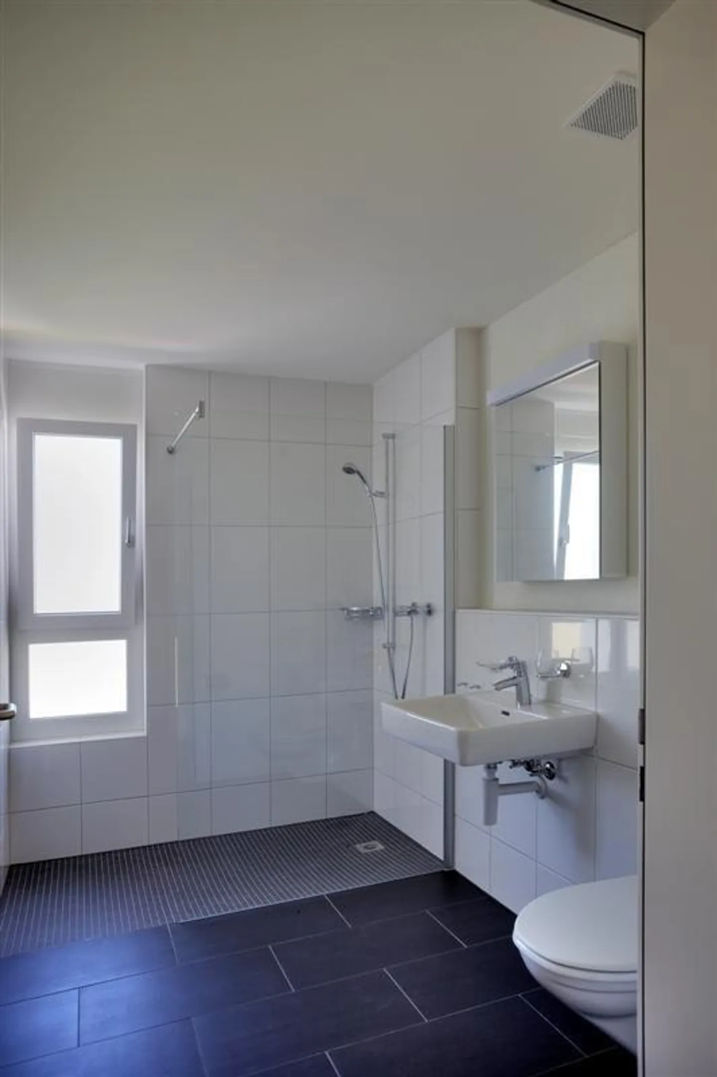 Appartamento 3.5 stanze nel parco residenziale di Chrobelbach - Foto 5 di 9