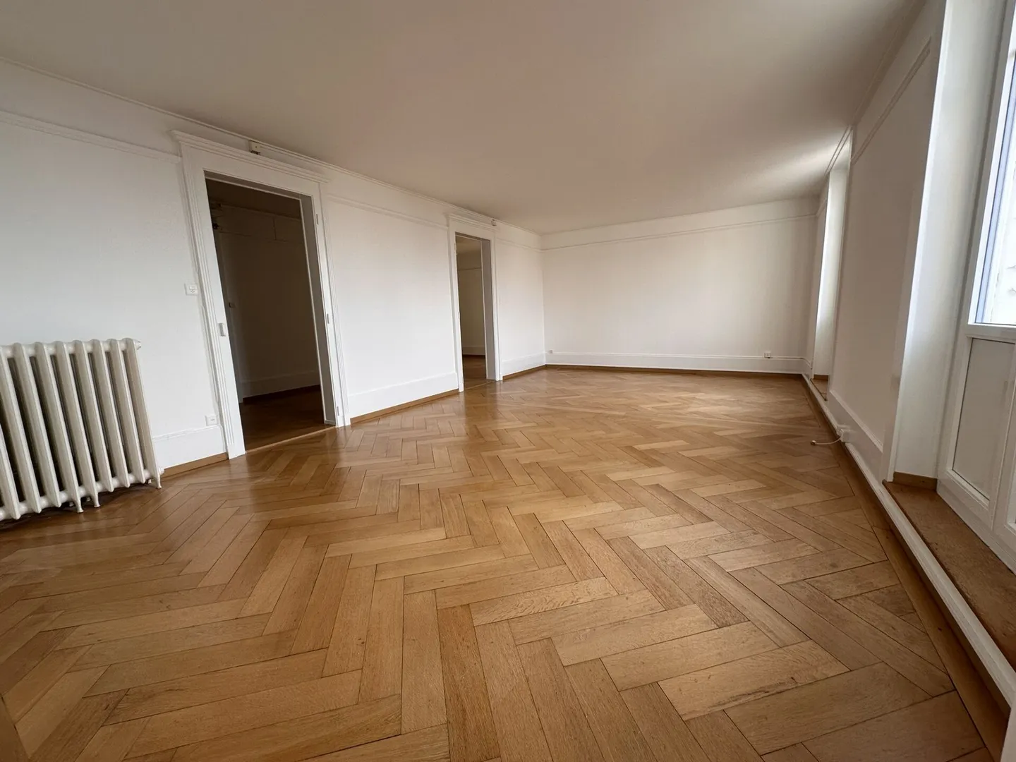 Appartement de caractère au dernier étage - Photo 4 sur 11