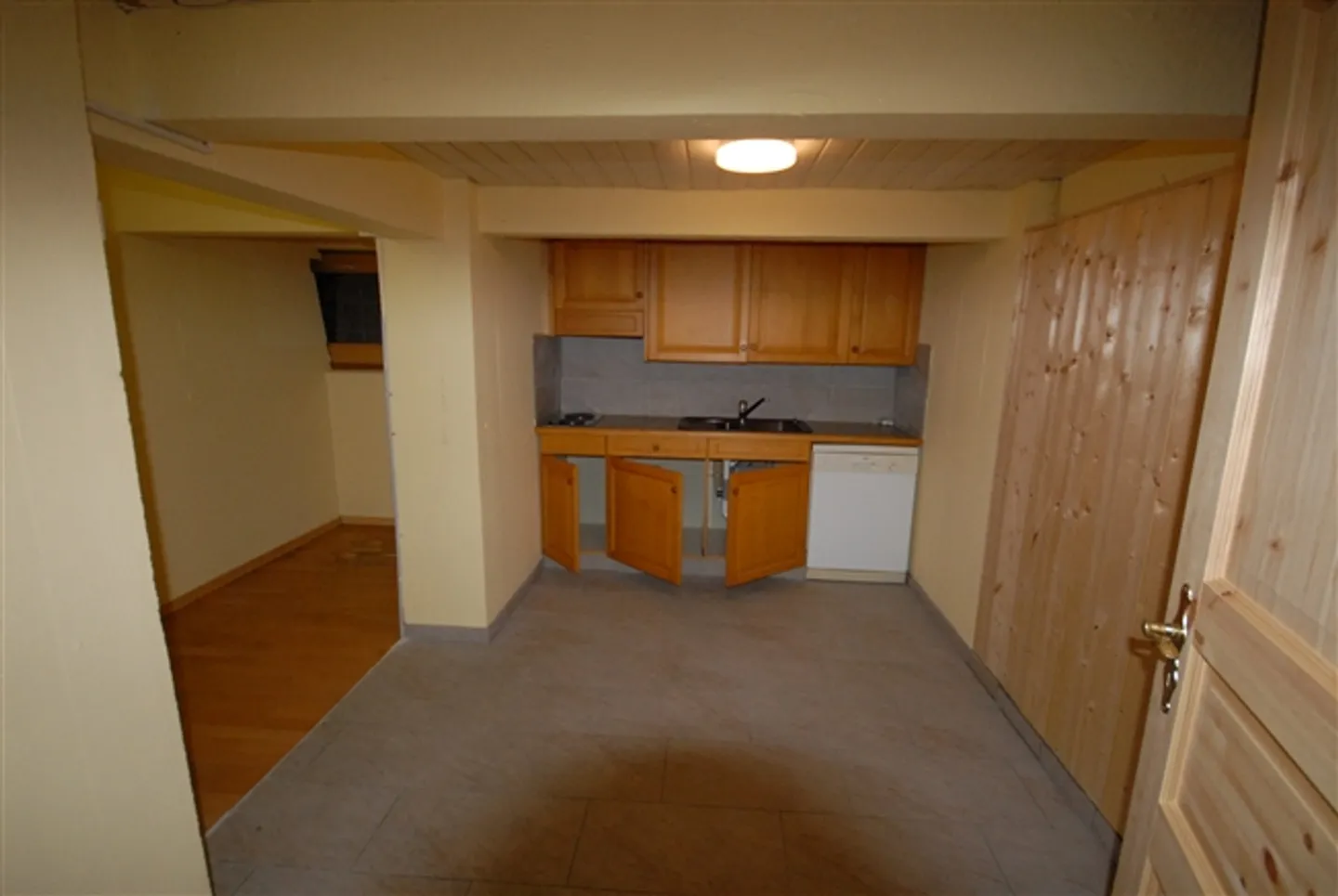 In vendita a Corcelles-près-Payerne, ex silos dismesso con ufficio e magazzino - Foto 16 di 20