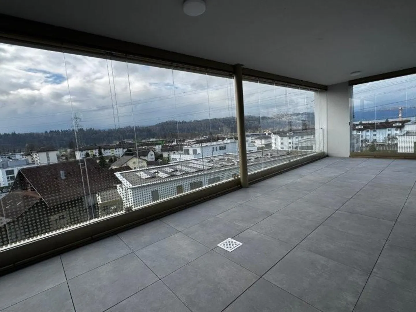Appartement de 5,5 pièces avec vue de rêve - Photo 2 sur 27