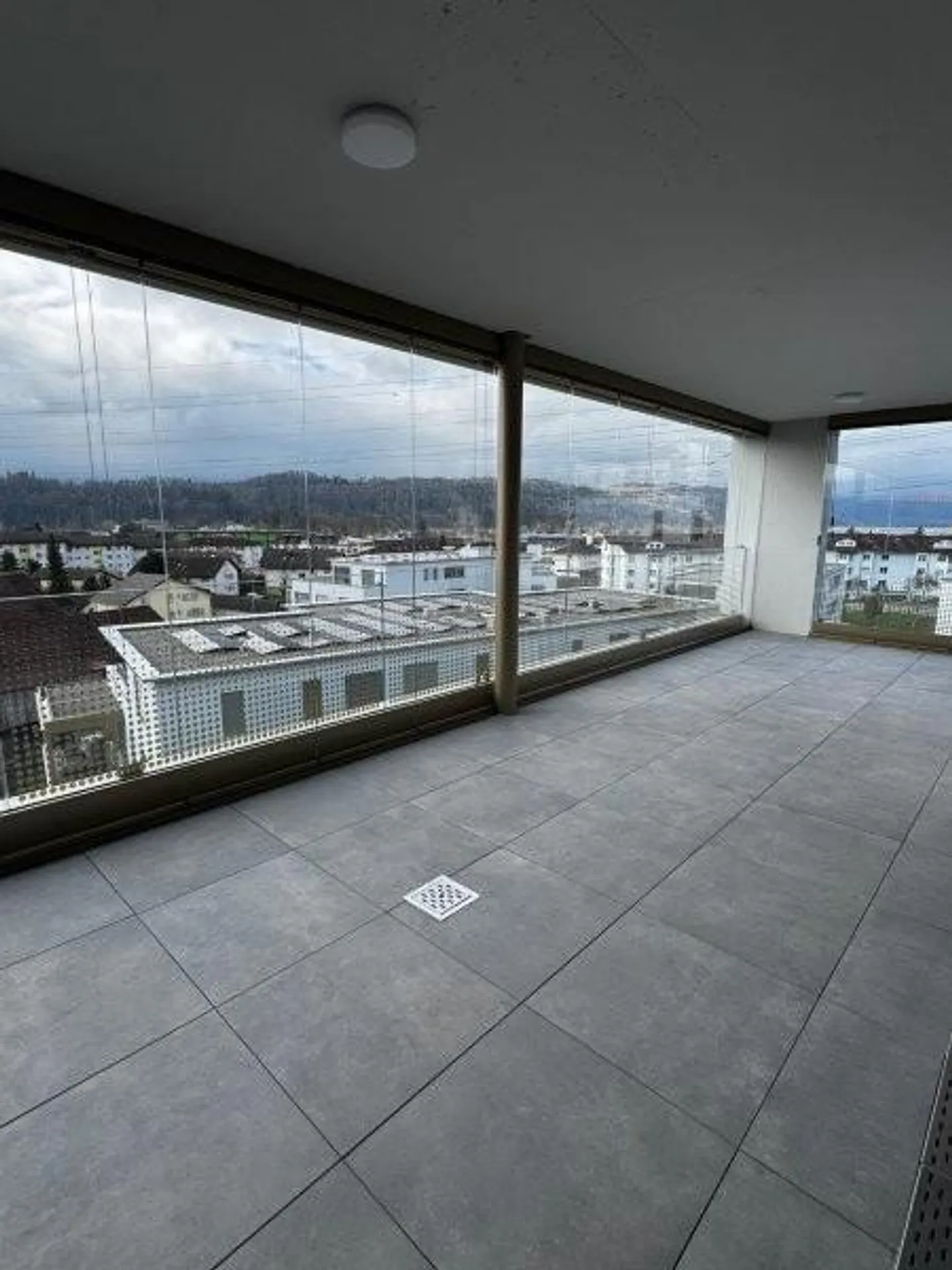 Appartement de 5,5 pièces avec vue de rêve - Photo 3 sur 27