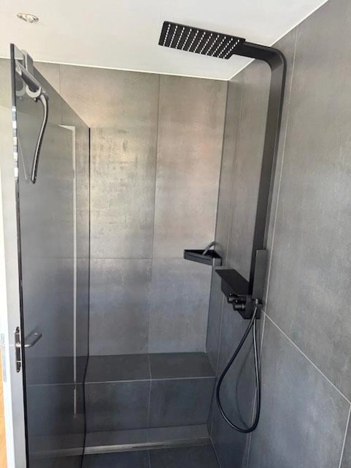 Bel appartement rénové de 138m2 - 4 1/2 avec terrasse de 45m2 - Photo 20 sur 27