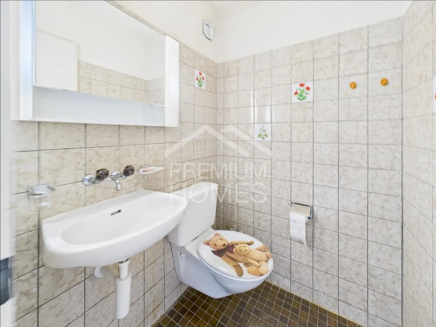 Central & Affordable - Zurich Calls! - Photo 7 of 10