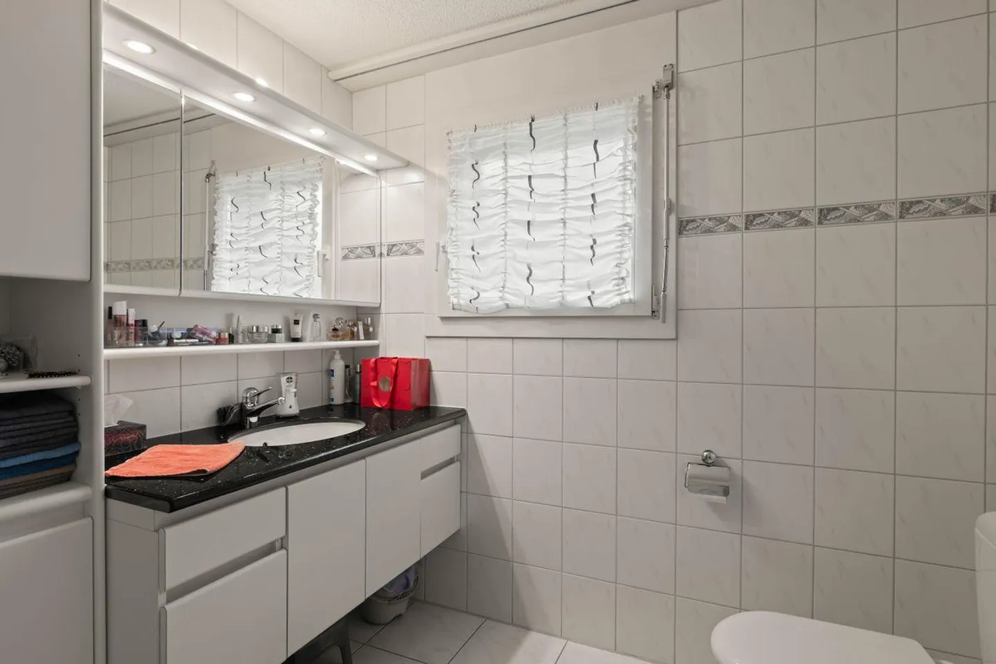 Maisonette spaziosa di 4,5 stanze con terrazza e molto spazio esterno - Foto 7 di 11