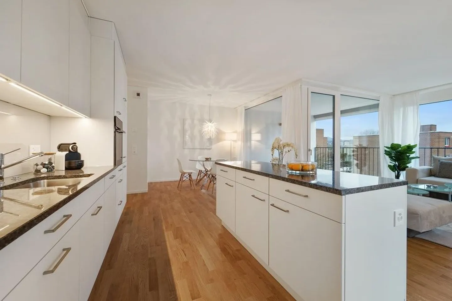 Modern apartment near the city - Photo 2 of 5