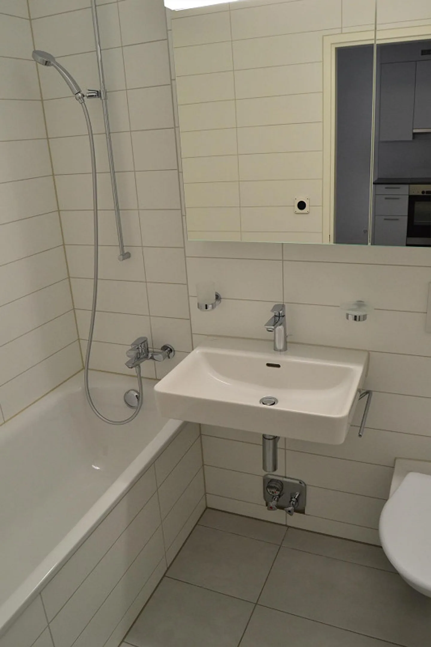 Moderno appartamento con 2 camere e balcone - Foto 5 di 5