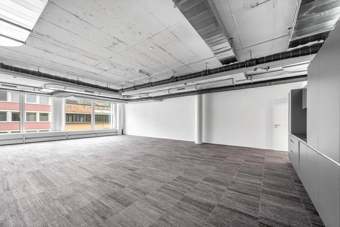 Ufficio ristrutturato direttamente alla stazione di Baden - Foto 1 di 11