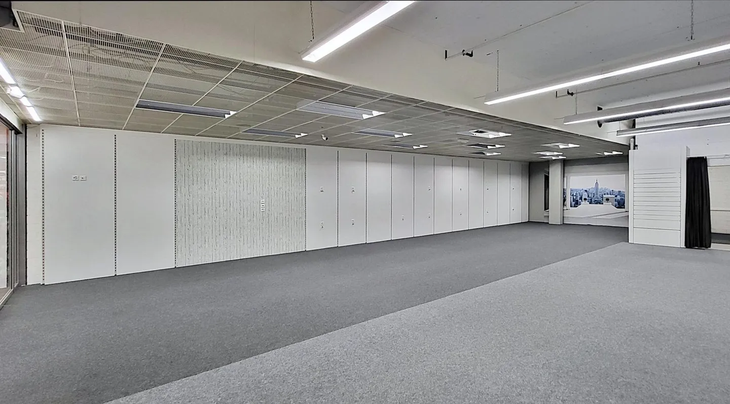 Magasin à louer - Photo 2 sur 10