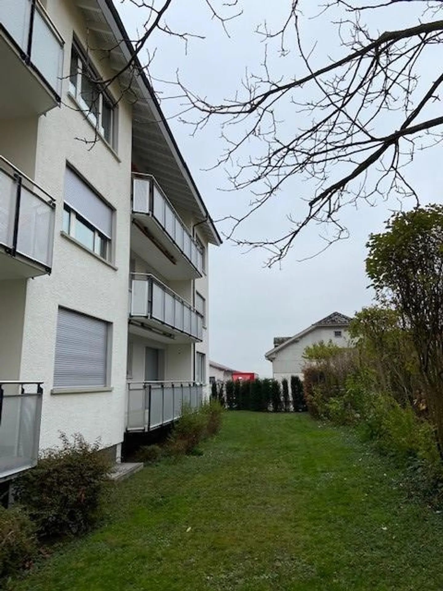 Helle Wohnung mit grossem Balkon - Foto 2 von 14