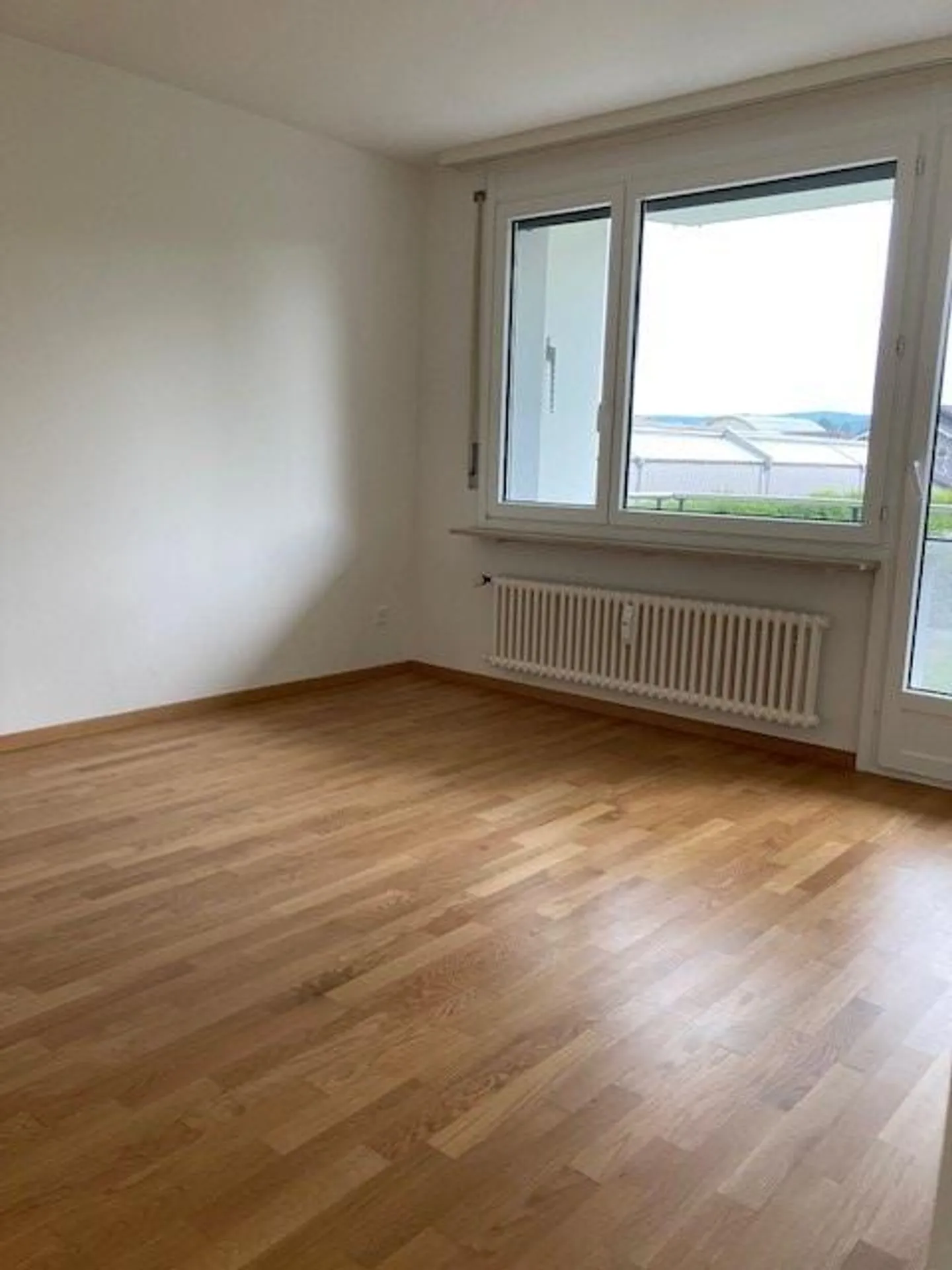Helle Wohnung mit grossem Balkon - Foto 5 von 14