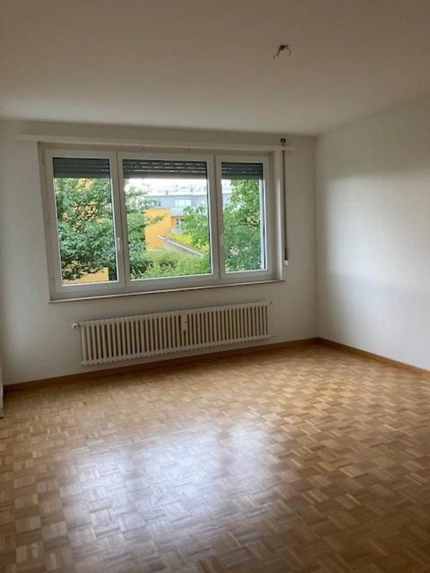 Helle Wohnung mit grossem Balkon - Foto 7 von 14