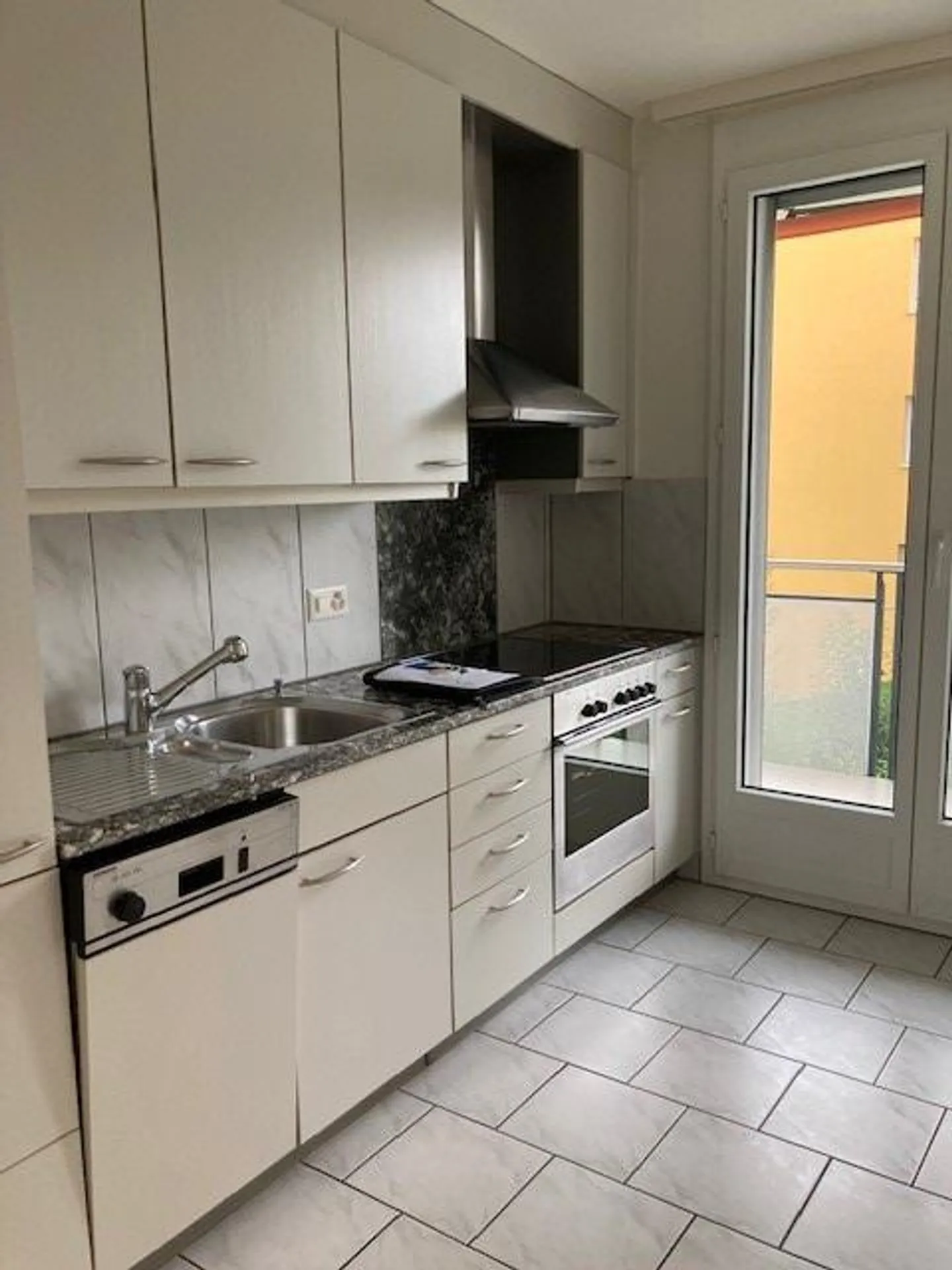 Helle Wohnung mit grossem Balkon - Foto 9 von 14