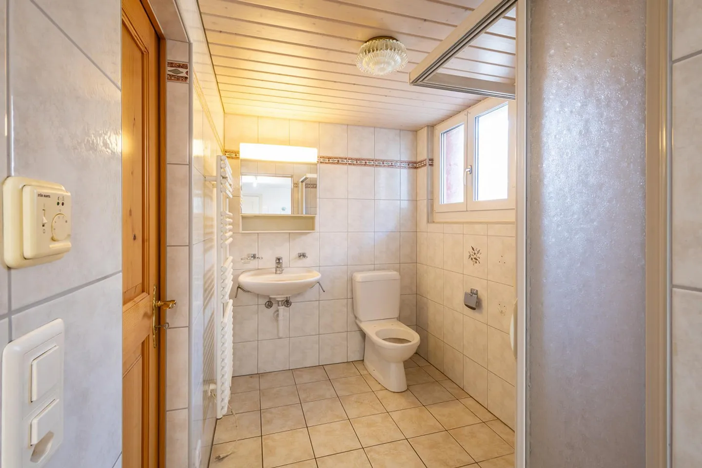 Half-timbered house with history and attractive expansion potential - Photo 10 of 17