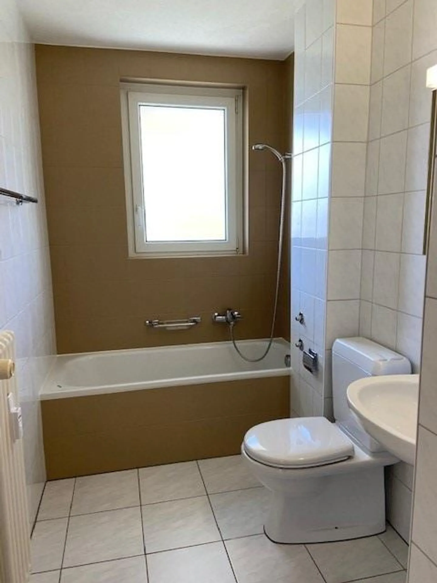 Helle Wohnung mit grossem Balkon - Foto 14 von 14
