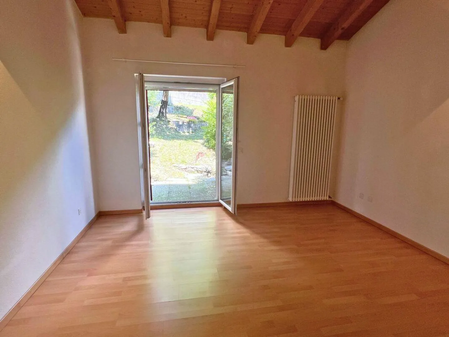 Complesso residenziale con tre case e 7 appartamenti - Foto 4 di 6