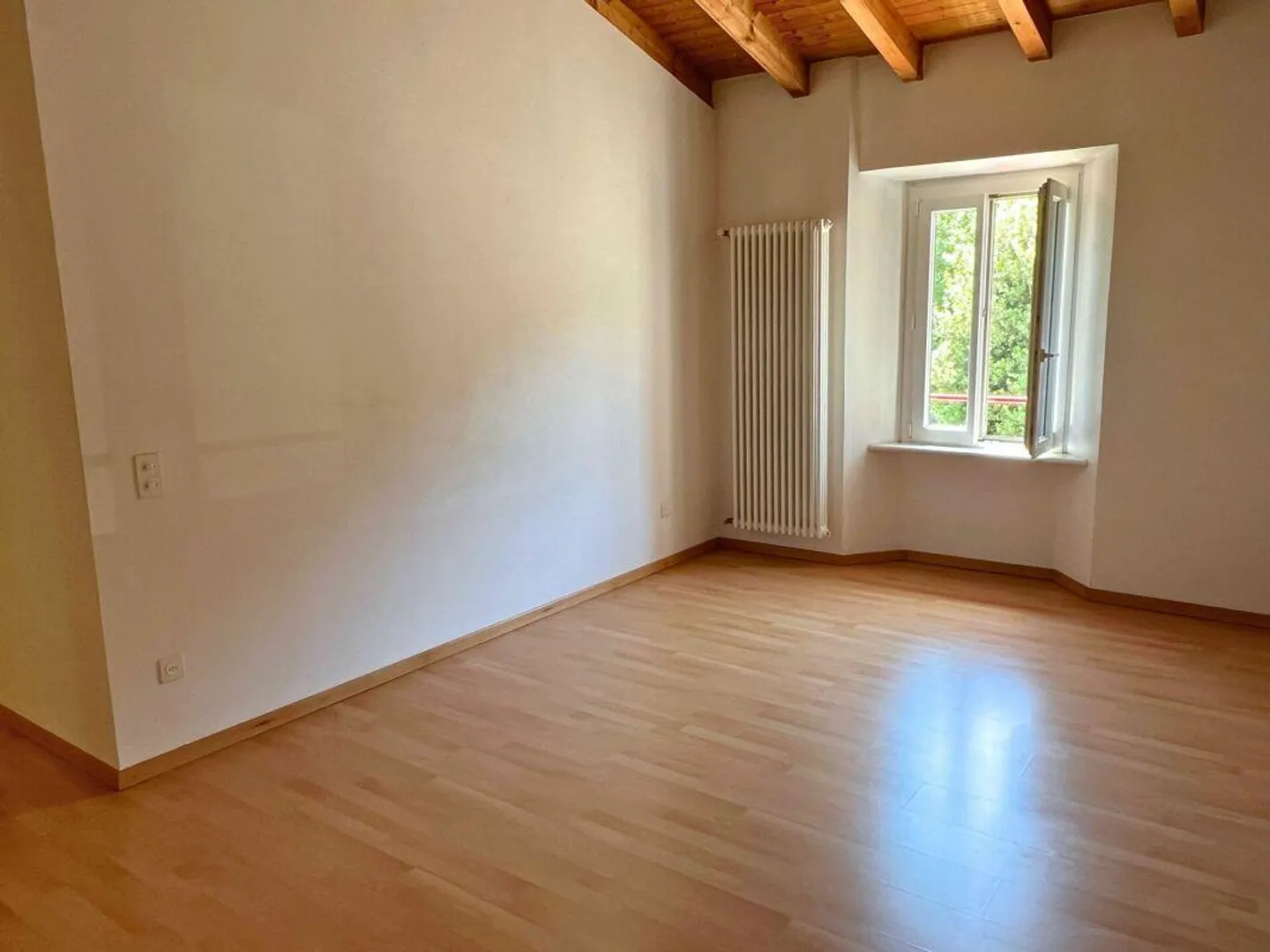 Complesso residenziale con tre case e 7 appartamenti - Foto 5 di 6