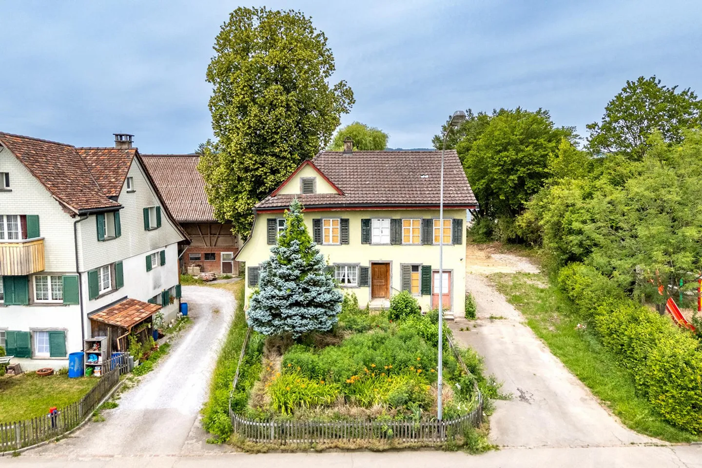Half-timbered house with history and attractive expansion potential - Photo 14 of 17