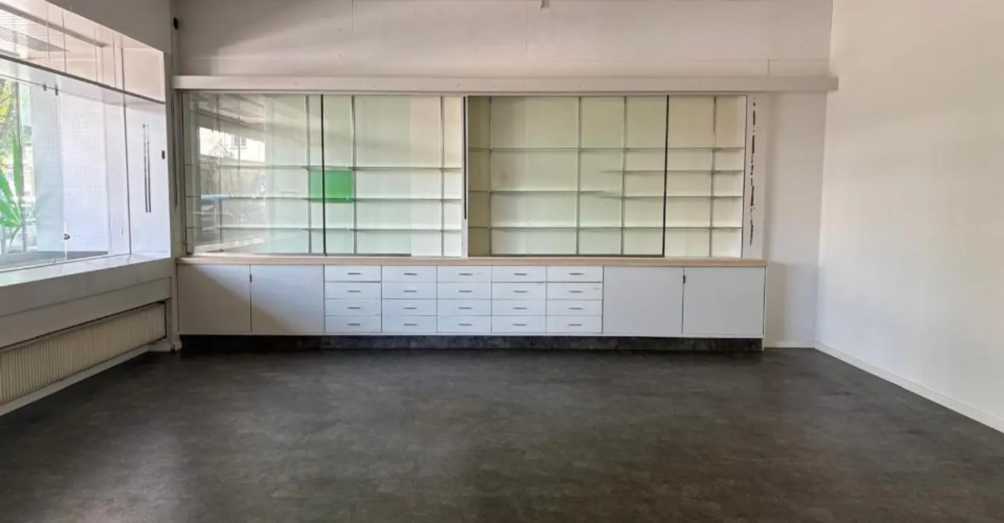 Spazio commerciale multifunzionale direttamente alla stazione! - Foto 3 di 6