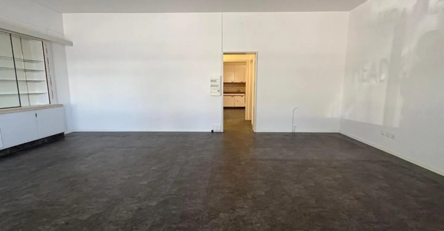 Spazio commerciale multifunzionale direttamente alla stazione! - Foto 4 di 6